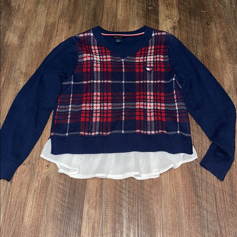 Girls Tommy Hilfiger sweater size 5 EEUC